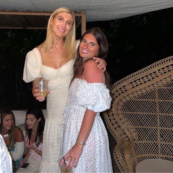 Meet your Posher, Carly - Picture 1 of 1